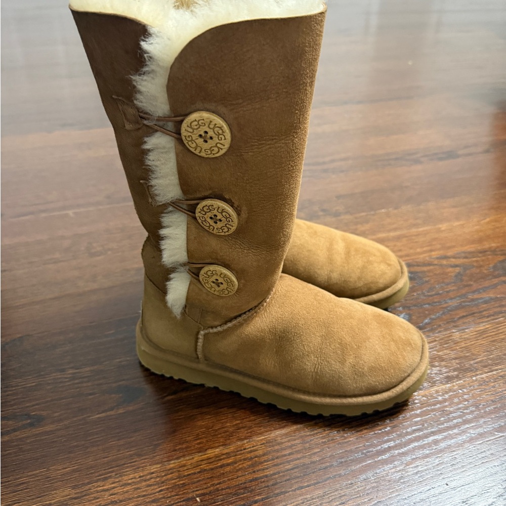 UGG Chestnut Boots with Shearling and Button Accents